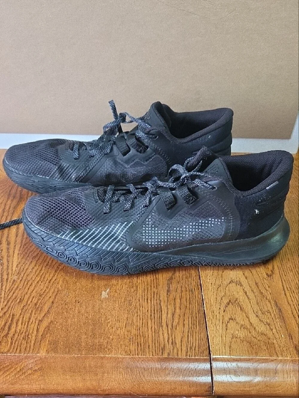 Nike Kyrie Flytrap 5Black Men's Low-Top Performance Basketball Sneakers